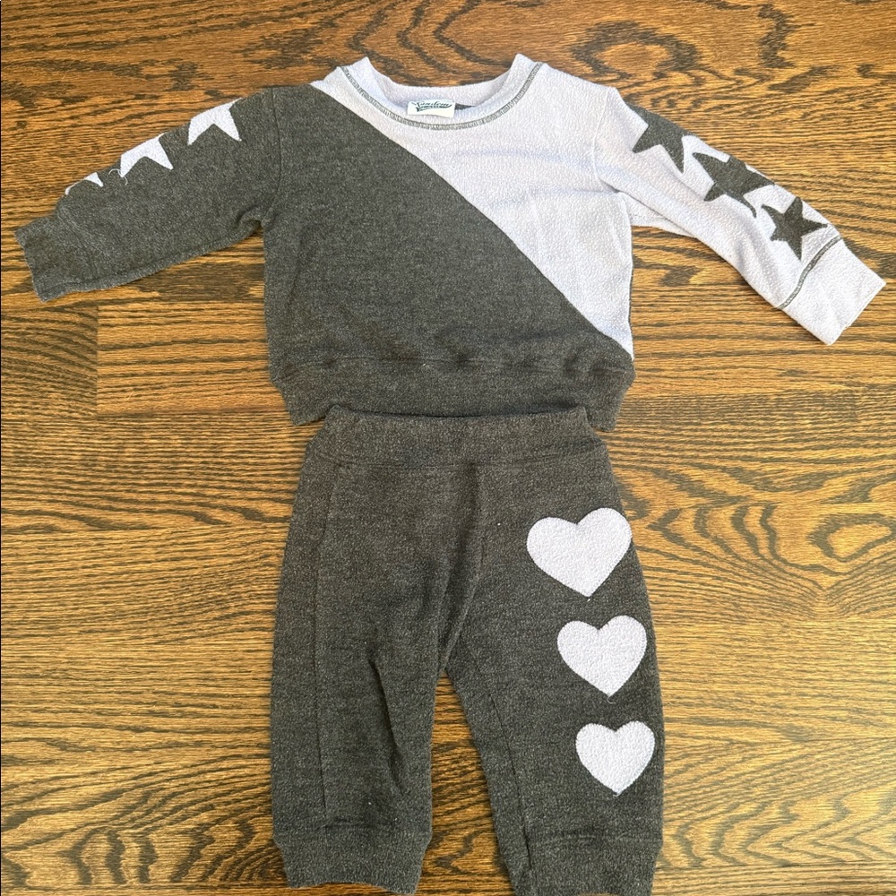 Random Hearts Baby Set - Picture 2 of 6